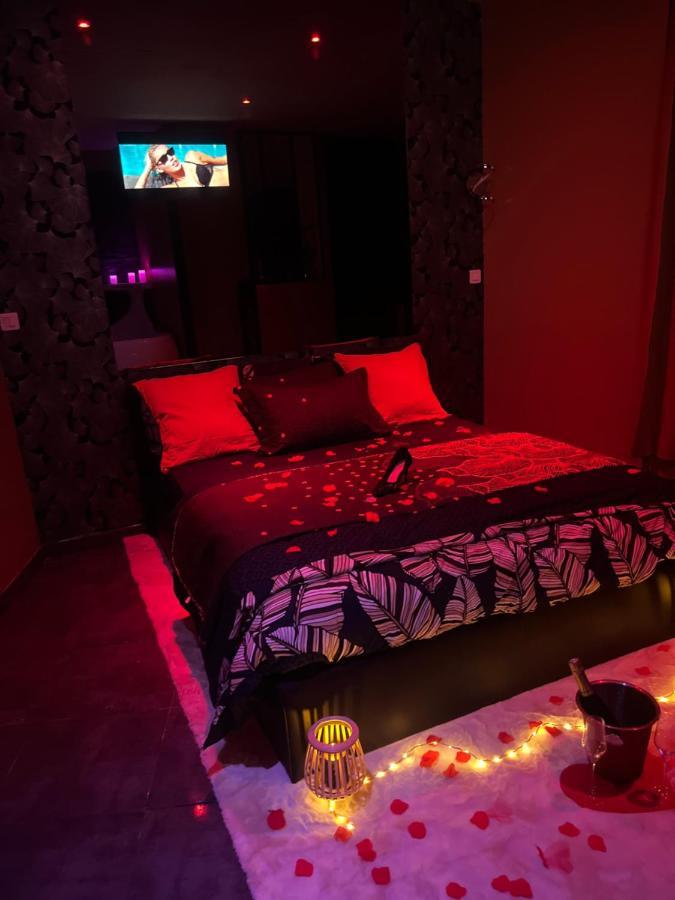 Homesparadise Loveroom เบอซองซง ภายนอก รูปภาพ