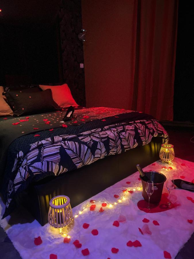 Homesparadise Loveroom เบอซองซง ภายนอก รูปภาพ
